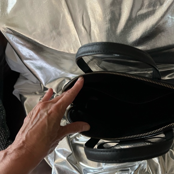 Keeping KATE SPADE - Picture 2 of 6